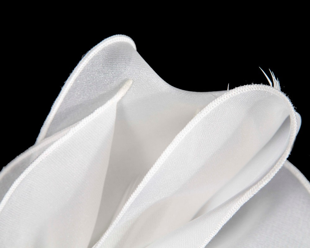 White organza bow fascinator by Max Alexander - Hats From OZ White organza bow fascinator by Max Alexander - Image 3