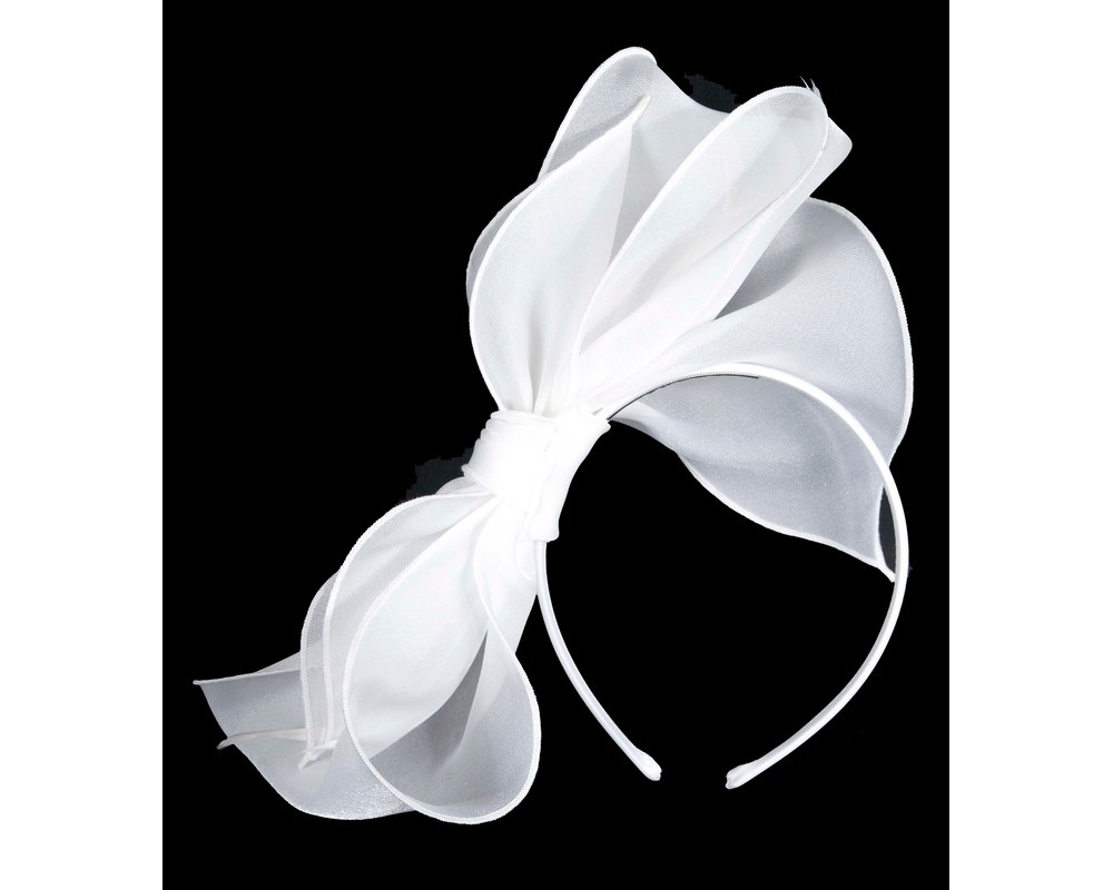 White organza bow fascinator by Max Alexander - Hats From OZ White organza bow fascinator by Max Alexander - Image 2