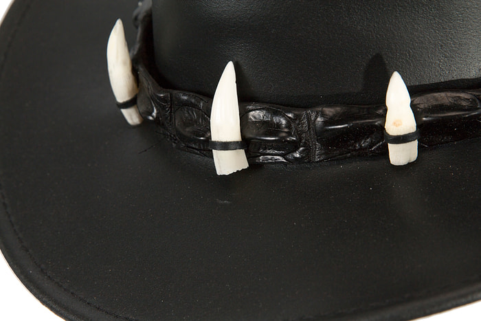 Black Australian Leather Outback Jacaru Hat with Crосоdile Teeth - Hats From OZ