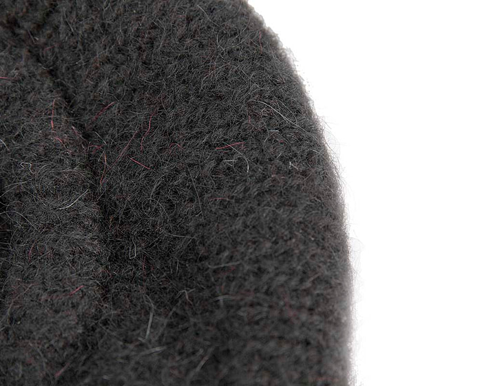 Warm black winter beret - Image 4
