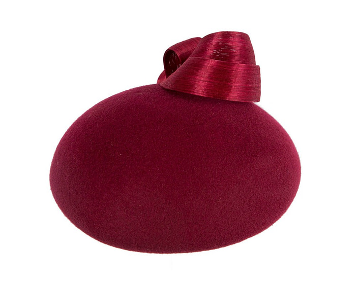 Stylish burgundy felt beret hat by Fillies Collection - Image 3