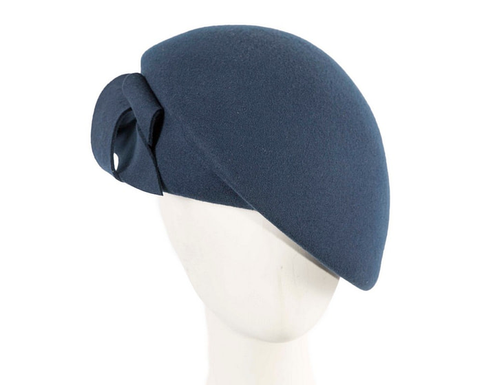 Navy felt beret hat by Max Alexander