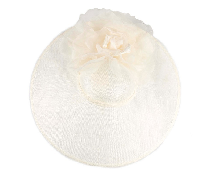 Large cream racing fascinator hat by Fillies Collection - Image 3