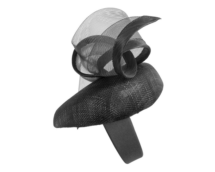 Black pillbox fascinator by Fillies Collection - Image 4