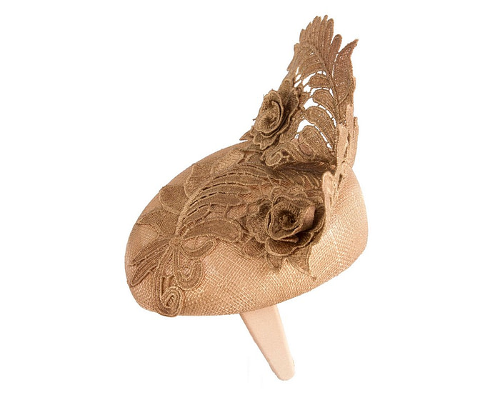 Elegant Gold Pillbox Fascinator with Lace - Image 3