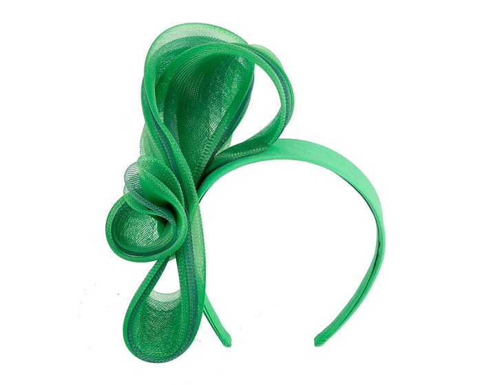 Green crinoline bow fascinator by Fillies Collection - Image 2
