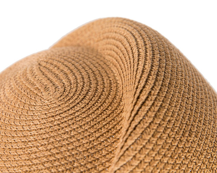 Designers beige braided ladies winter hat - Image 5