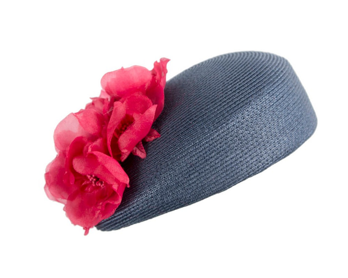 Modern navy beret hat with red flowers by Max Alexander - Image 2
