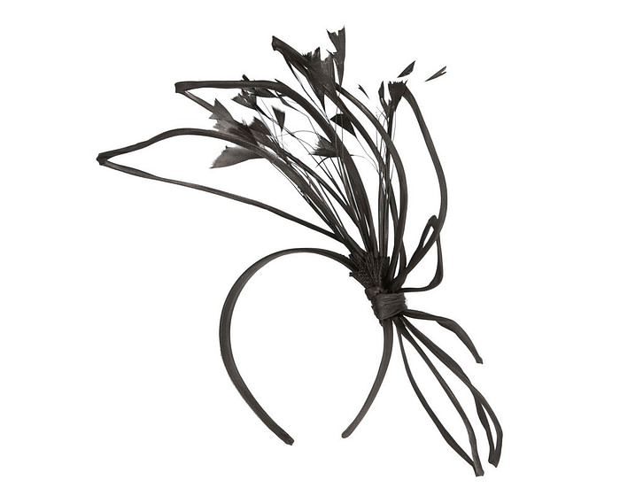 Thin outline black fascinator with feathers - Image 4
