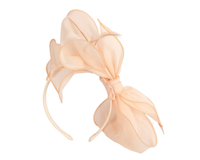 Nude organza bow fascinator by Max Alexander - Image 4