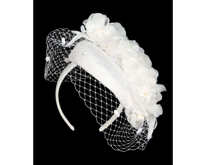 White flower pillbox with face veil by Fillies Collection - Image 2