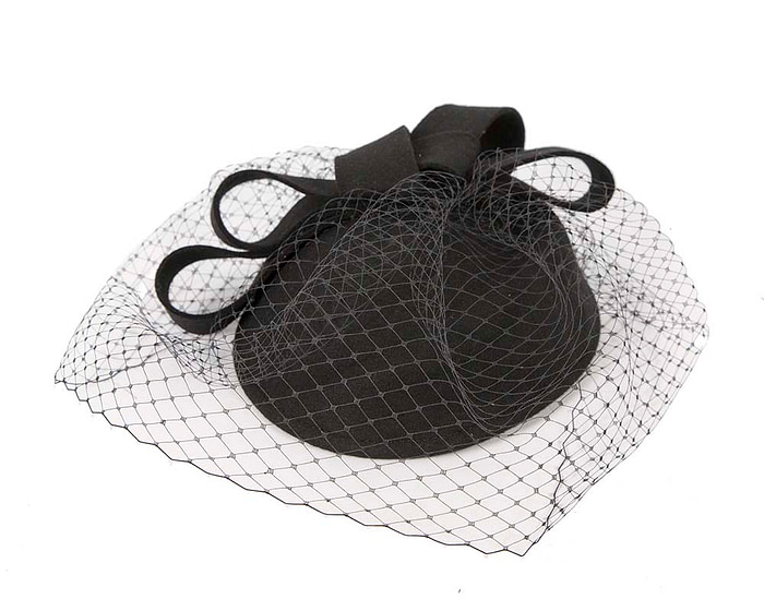 Black pillbox hat with face veil J409 - Image 2