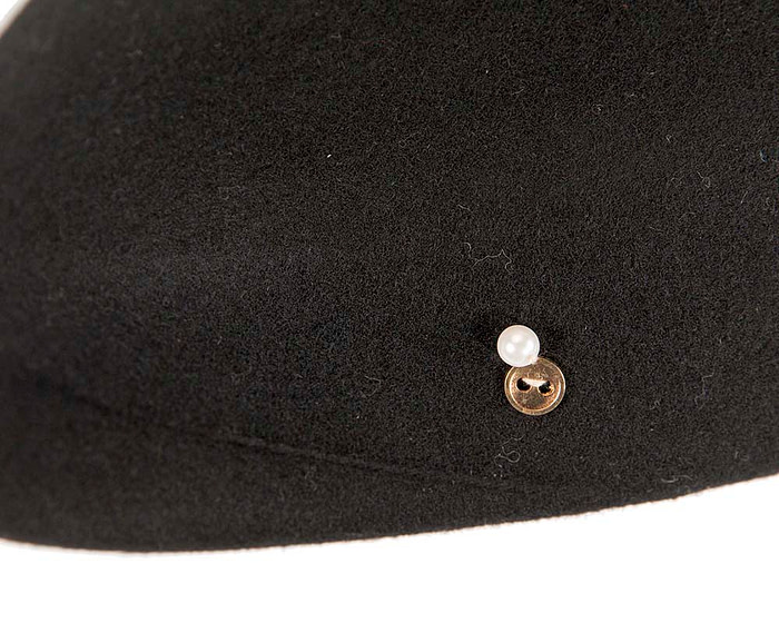 Black felt short beak beret - Image 5