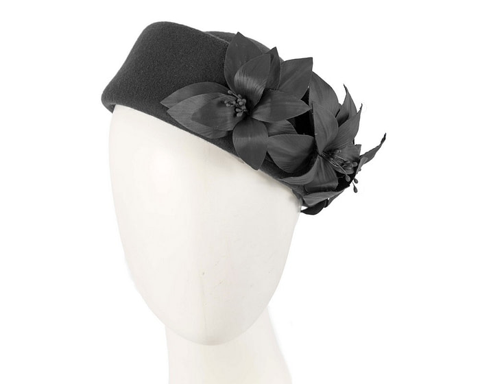 Large Black felt beret hat by Fillies Collection - Image 2