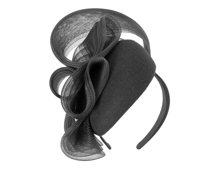 Black winter racing fascinator by Fillies Collection - Image 2