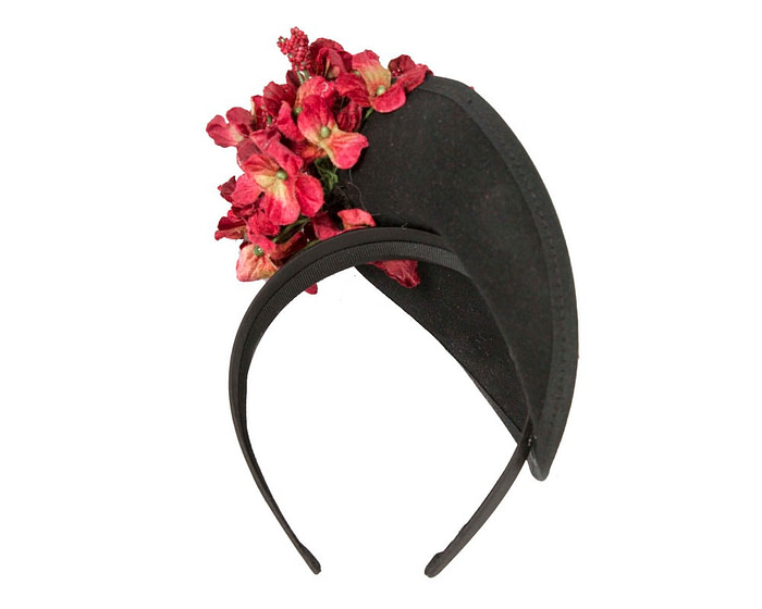 Black and red winter racing fascinator by Fillies Collection - Image 4