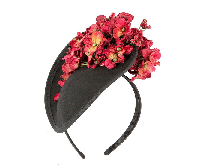 Black and red winter racing fascinator by Fillies Collection - Image 2