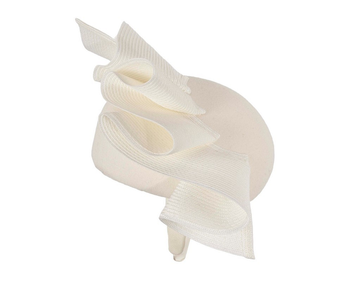 Cream pillbox fascinator by Fillies Collection - Image 4