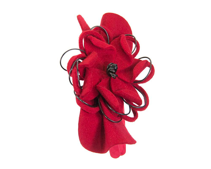 Red felt flower racing fascinator - Image 5