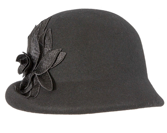 Black winter fashion hat by Max Alexander - Image 2