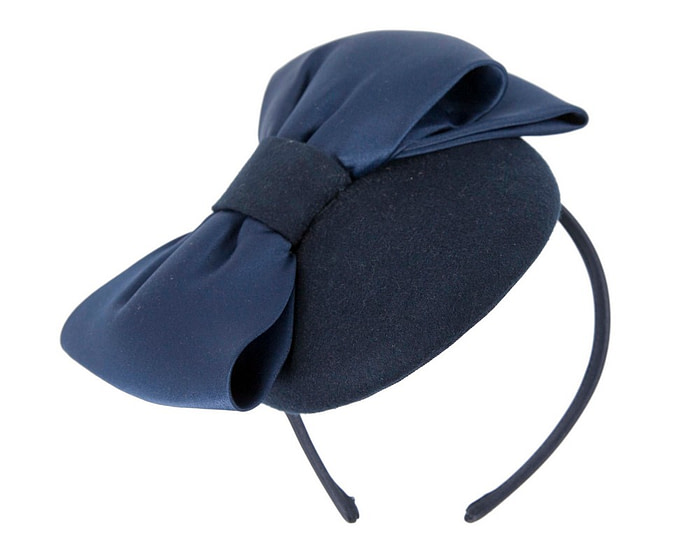 Navy winter pillbox fascinator with bow - Image 2