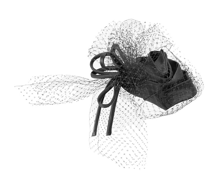 Black Cocktail Headpiece with veil - Image 3