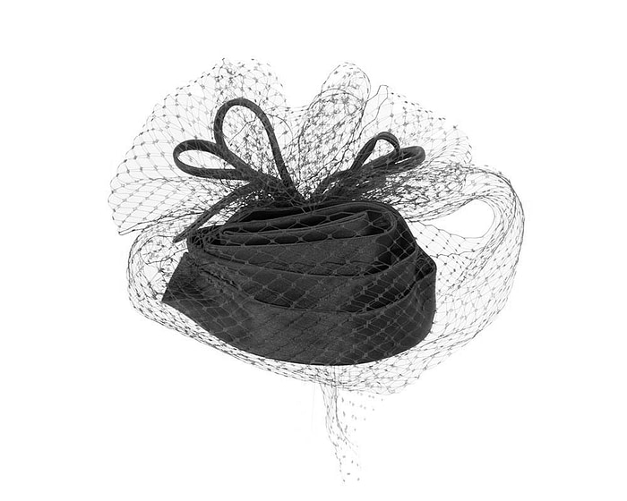 Black Cocktail Headpiece with veil - Image 2