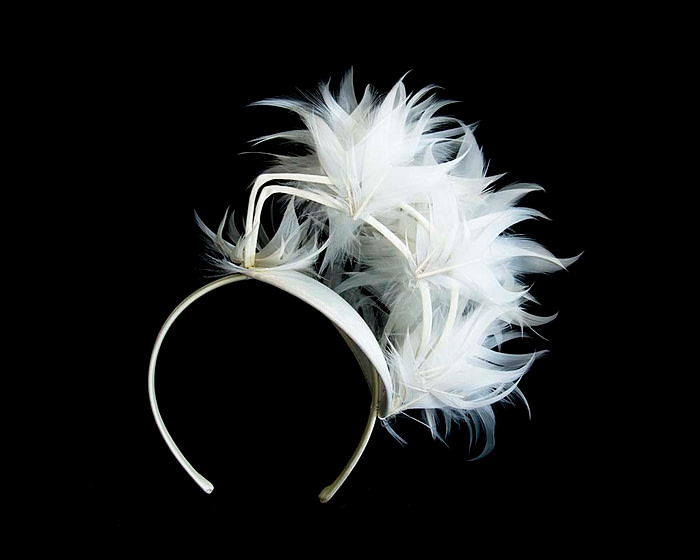 Large cream feather racing fascinator by Max Alexander - Image 3