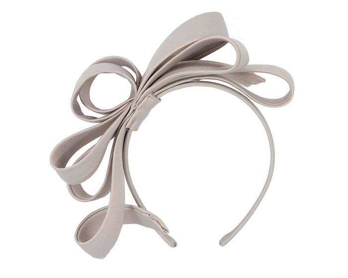 Silver bow racing fascinator by Max Alexander - Image 2