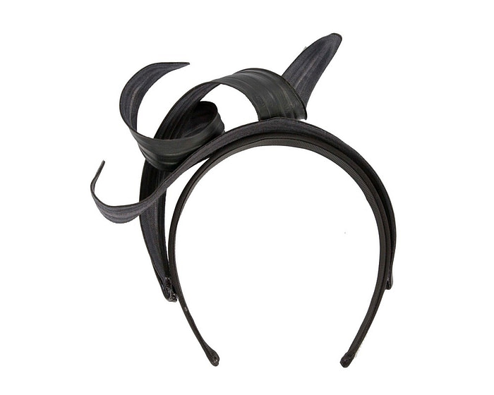 Black sculptured leaves fascinator by Max Alexander - Image 4