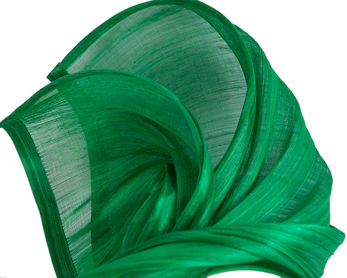 Bespoke green silk abaca racing fascinator by Fillies Collection - Image 3