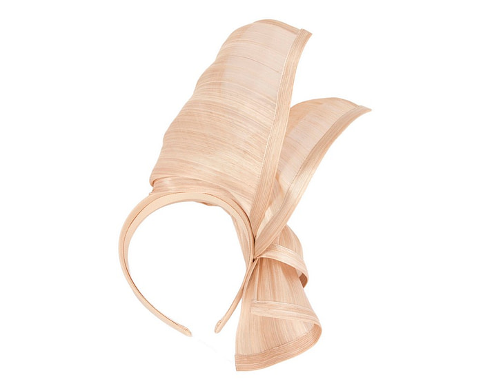 Bespoke nude silk abaca racing fascinator by Fillies Collection - Image 4