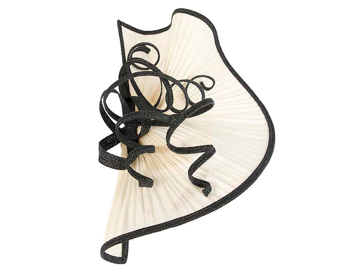 Large cream and black jinsin racing fascinator by Fillies Collection - Image 3