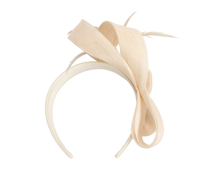 Cream abaca loops and feathers racing fascinator by Fillies Collection - Image 4