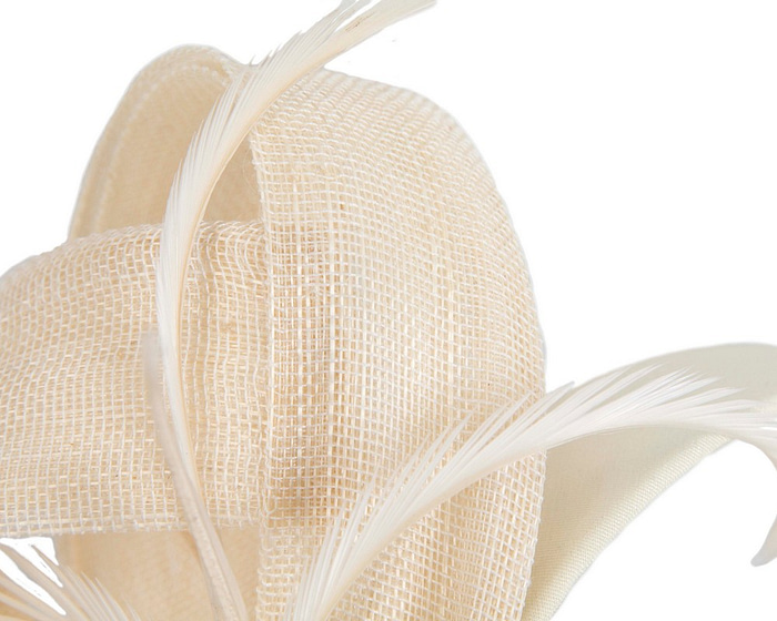 Cream abaca loops and feathers racing fascinator by Fillies Collection - Image 3