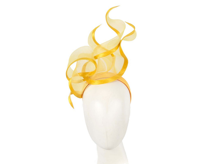 Bespoke yellow racing fascinator by Fillies Collection