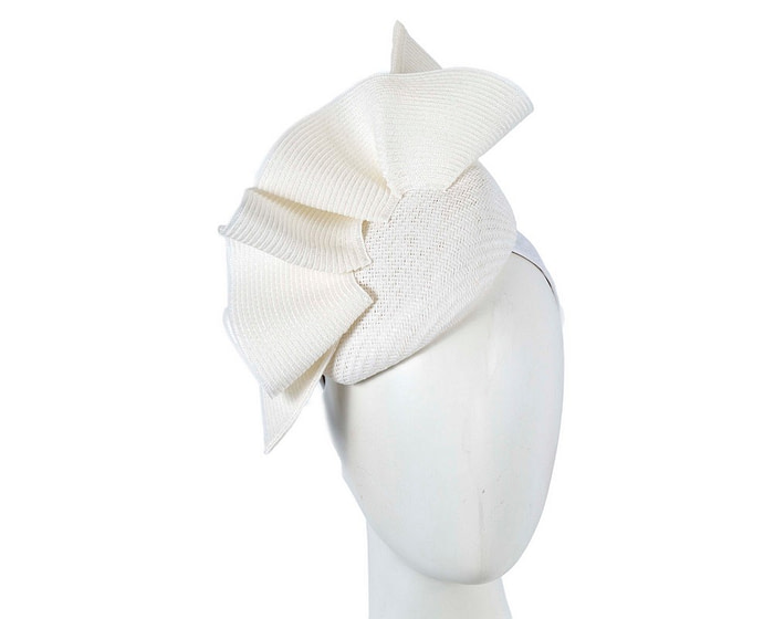 White pillbox fascinator by Fillies Collection S259