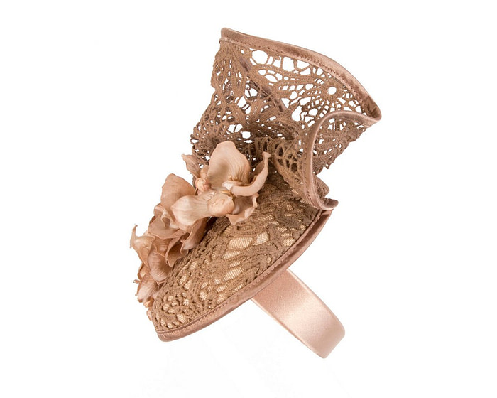 Taupe lace covered pillbox fascinator - Image 3