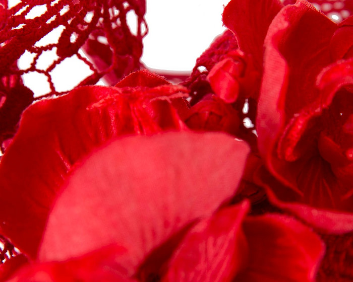 Red lace covered pillbox fascinator - Image 5