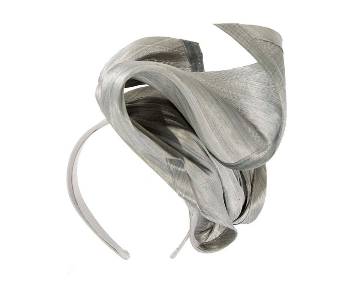 Silver designers racing fascinator by Fillies Collection - Image 6