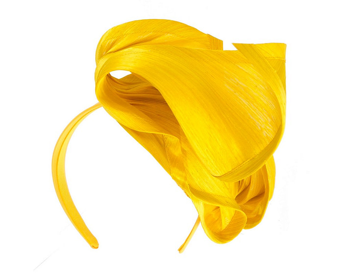 Yellow designers racing fascinator by Fillies Collection - Image 6