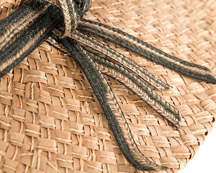 Wide brim straw summer hat - Image 3