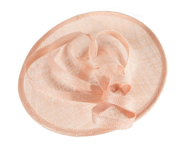 Large nude sinamay plate fascinator - Image 4