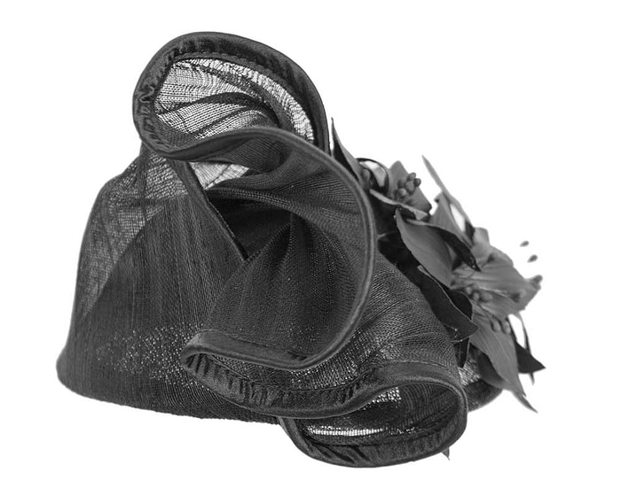 Sculptured black fascinator with leather flowers - Image 3