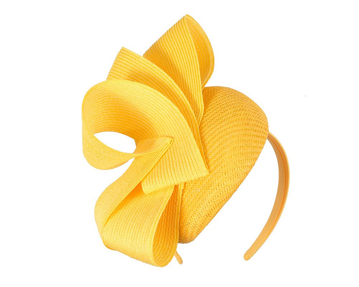 Yellow pillbox fascinator by Fillies Collection S286 - Image 2