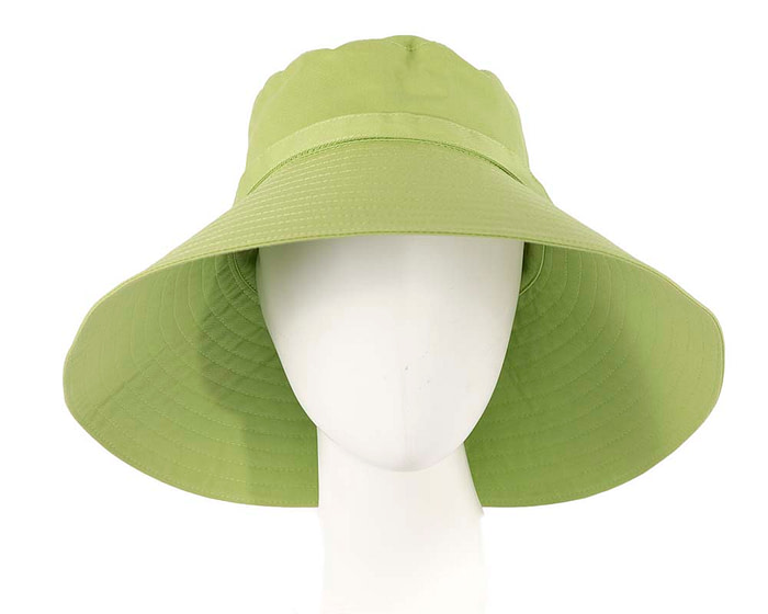 Green ladies summer hat by Betmar