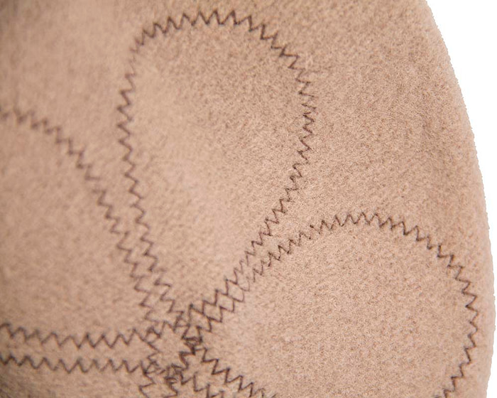 Beige embroidered winter beret by Max Alexander - Image 3