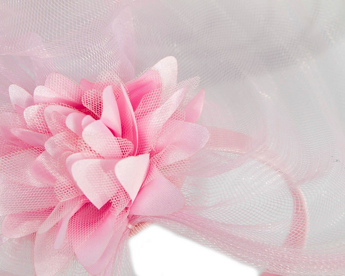 Pink crinoline and flower fascinator - Image 3