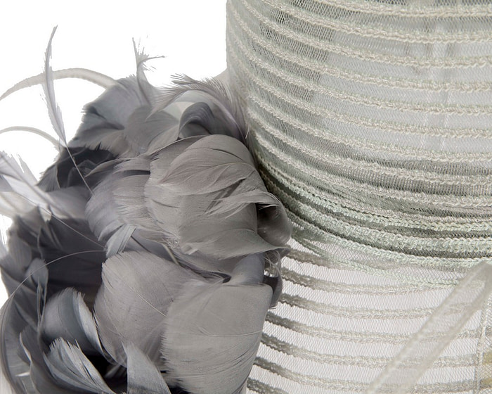 Silver hat with feather flower - Image 5