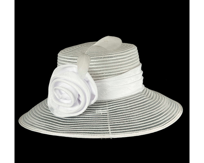 White hat with satin flower - Image 2